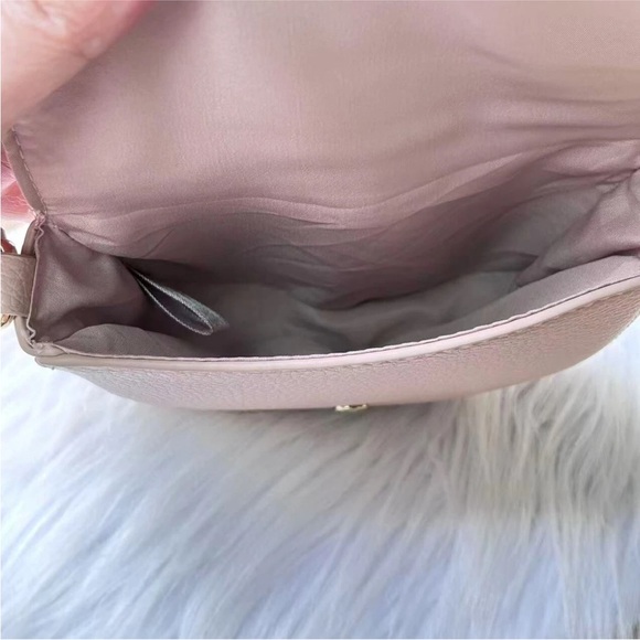 Chloe Parfum Blush Pink Wristlet/Cosmetic Pouch - Picture 3 of 4